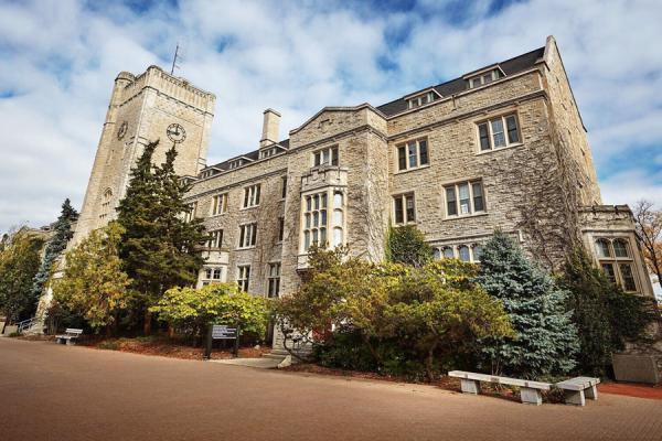 هزینه تحصیل در دانشگاه گوئلف (University Guelph) چقدر است؟